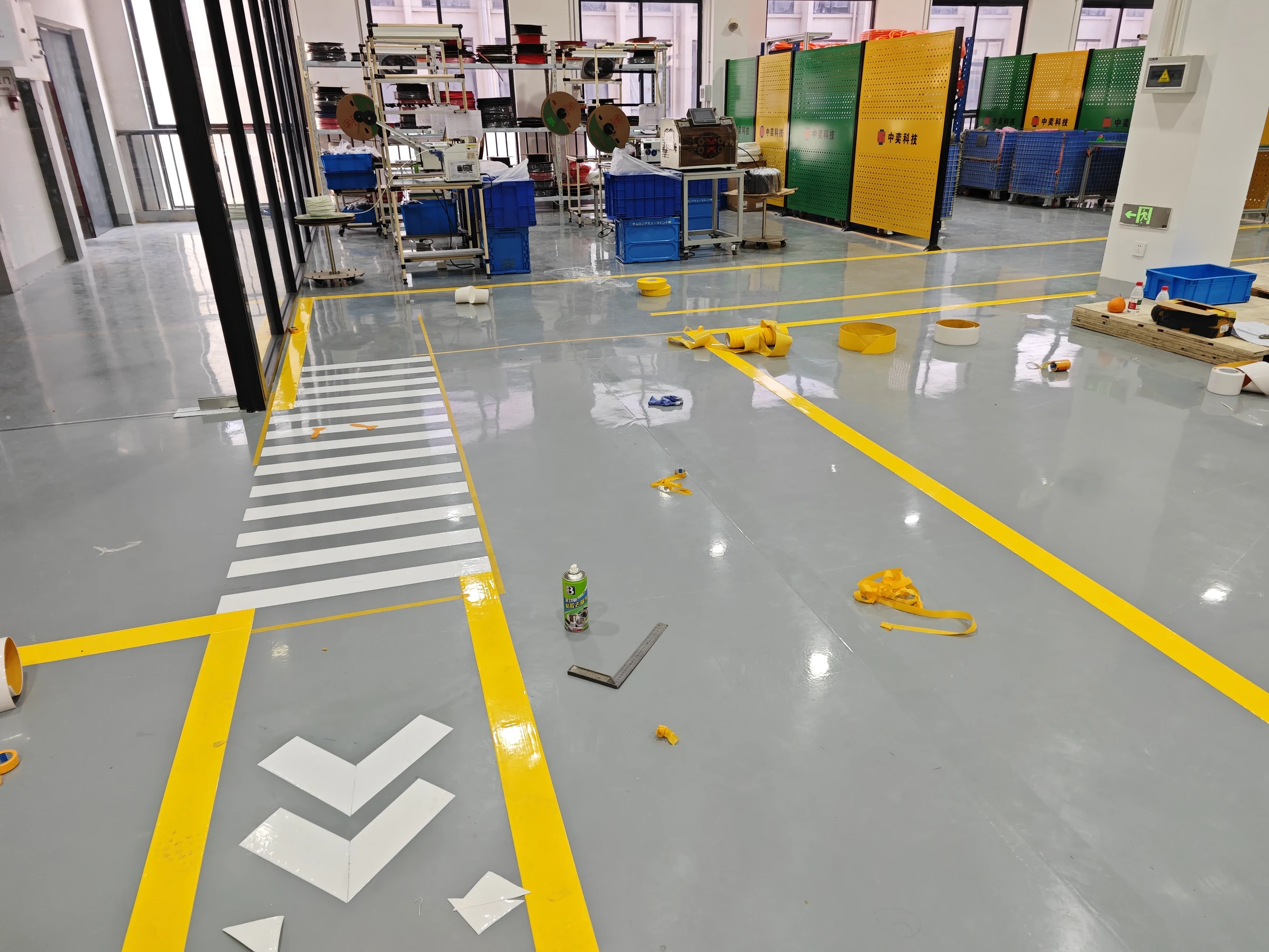 车间通道、斑马线与区域划线落地实景